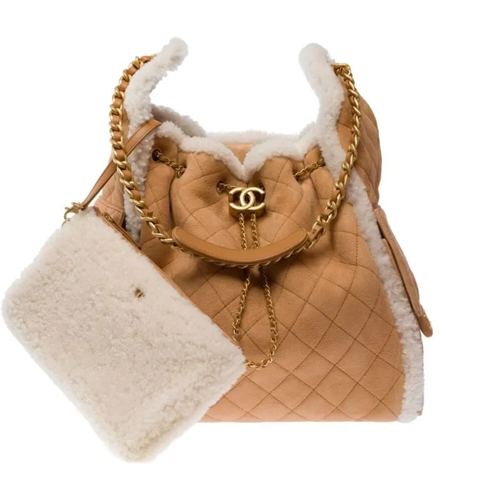 CHANEL Shoulder Bag